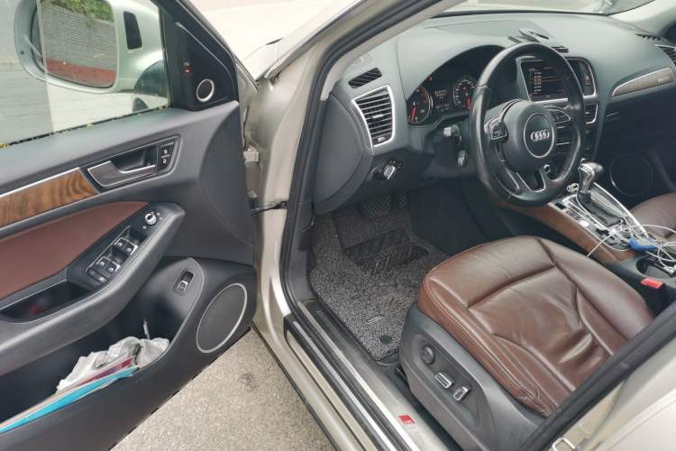 Used Audi Q5 2013 40 TFSI Comfort Edition Driver Seat