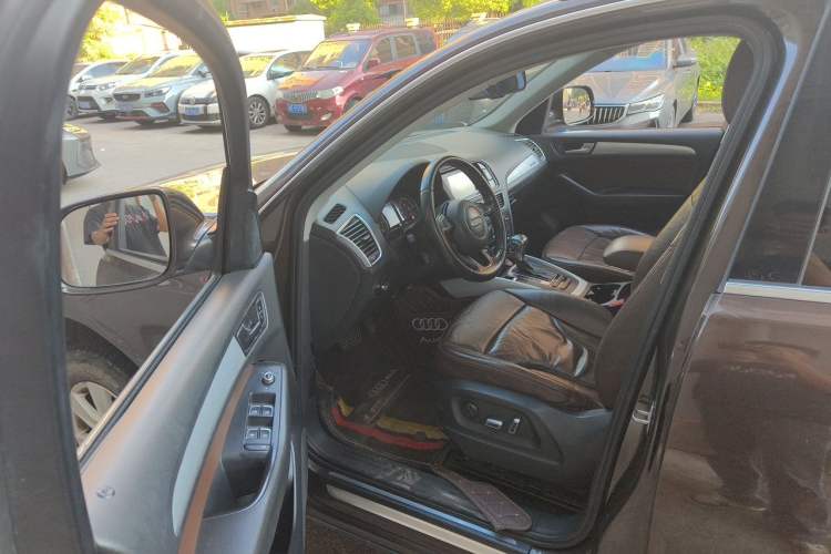 Used Audi Q5 2013 40 TFSI Technology Edition Driver Seat