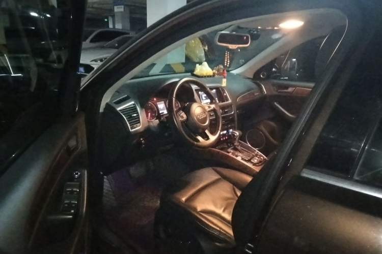 Used Audi Q5 2013 40 TFSI Comfort Edition Driver Seat