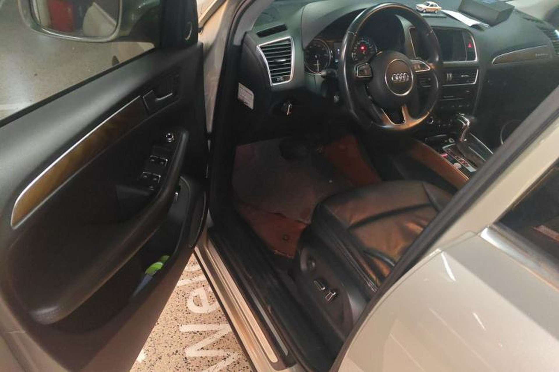 Used Audi Q5 2013 40 TFSI hybrid Driver Seat