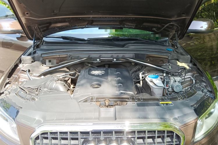 Used Audi Q5 2013 40 TFSI Technology Edition Engine Bay
