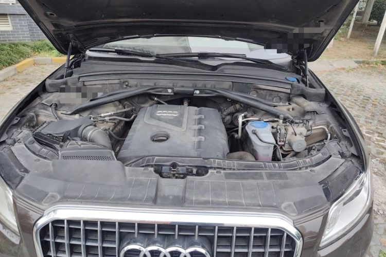 Used Audi Q5 2013 40 TFSI Technology Edition Engine Bay