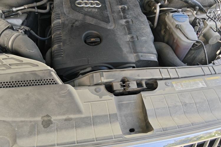 Used Audi Q5 2013 40 TFSI Comfort Edition Engine Bay