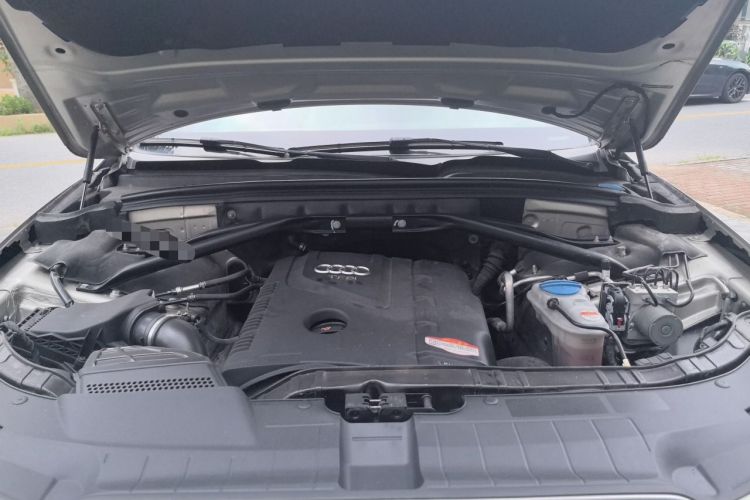 Used Audi Q5 2013 40 TFSI Technology Edition Engine Bay