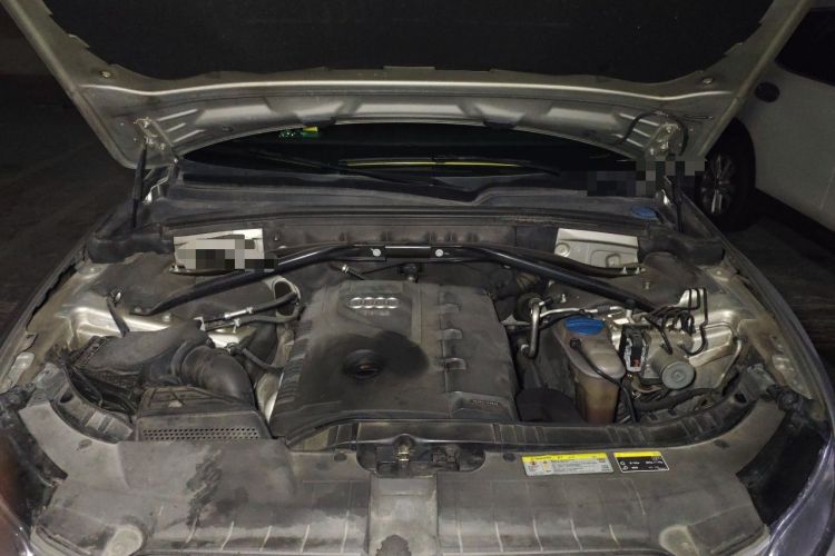 Used Audi Q5 2013 40 TFSI Comfort Edition Engine Bay