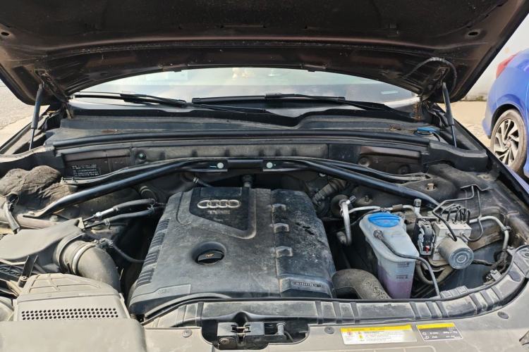 Used Audi Q5 2013 40 TFSI Ambition Engine Bay