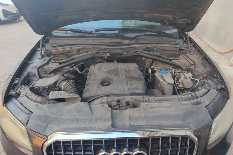 Used Audi Q5 2013 40 TFSI Technology Edition Engine Bay