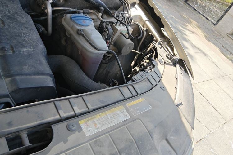 Used Audi Q5 2013 40 TFSI Comfort Edition Engine Bay Left