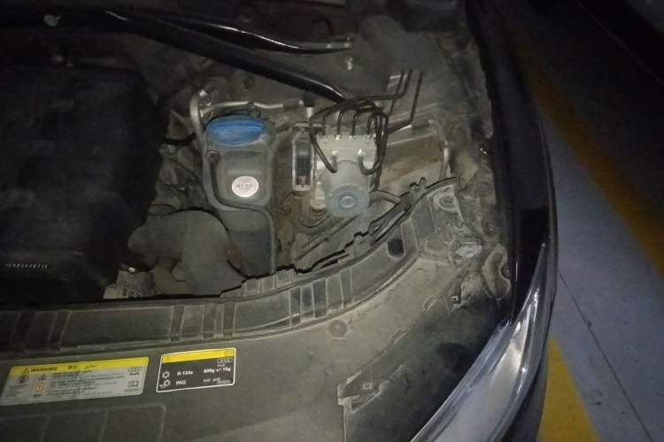 Used Audi Q5 2013 40 TFSI Comfort Edition Engine Bay Left