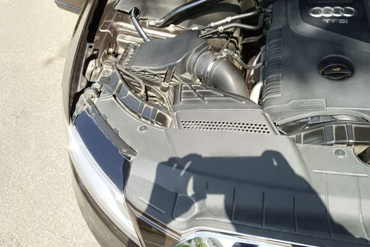 Used Audi Q5 2013 40 TFSI Technology Edition Engine Bay Right