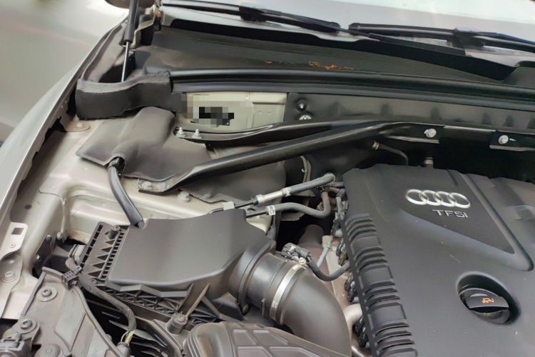 Used Audi Q5 2013 40 TFSI Technology Edition Engine Bay Right