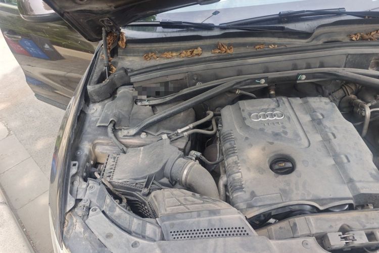 Used Audi Q5 2013 40 TFSI Comfort Edition Engine Bay Right