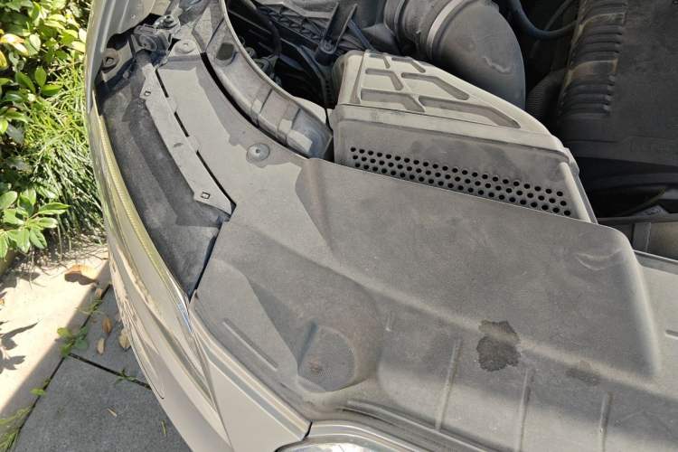 Used Audi Q5 2013 40 TFSI Comfort Edition Engine Bay Right