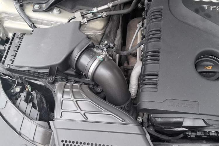 Used Audi Q5 2013 40 TFSI Technology Edition Engine Bay Right