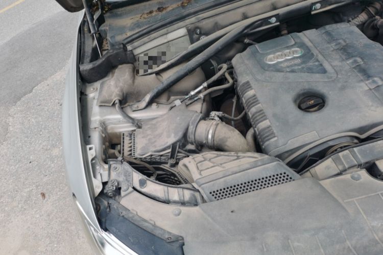 Used Audi Q5 2013 40 TFSI Comfort Edition Engine Bay Right