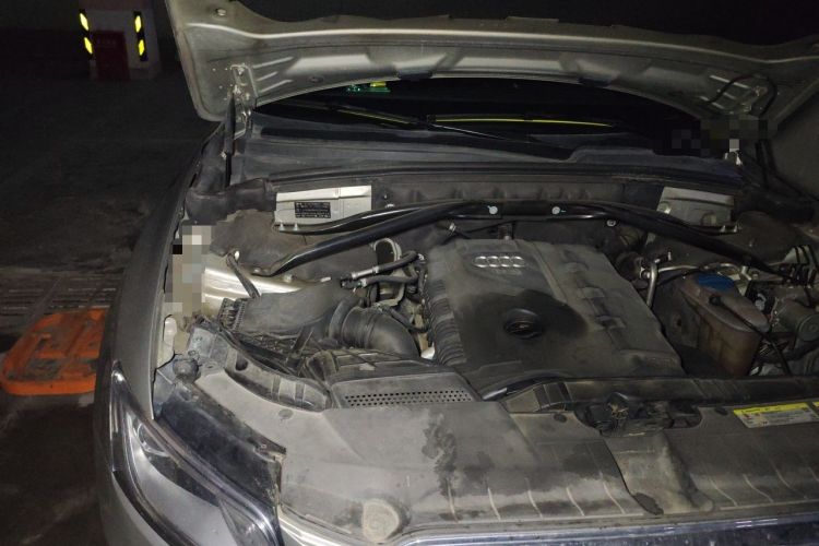 Used Audi Q5 2013 40 TFSI Comfort Edition Engine Bay Right