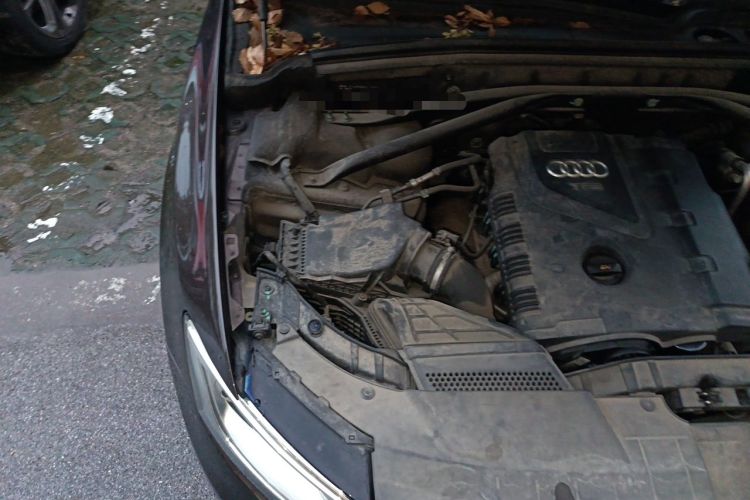 Used Audi Q5 2013 40 TFSI Ambition Engine Bay Right