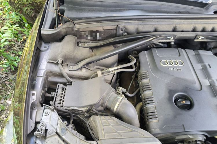 Used Audi Q5 2013 40 TFSI Ambition Engine Bay Right