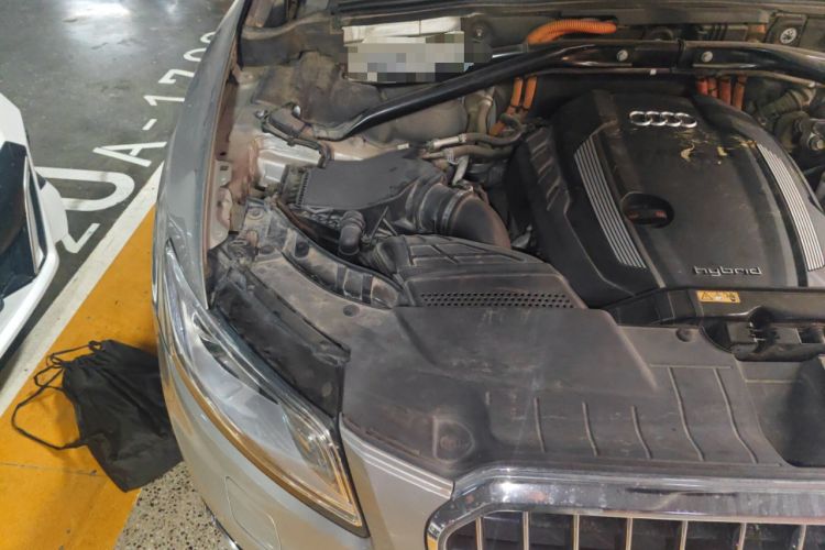Used Audi Q5 2013 40 TFSI hybrid Engine Bay Right