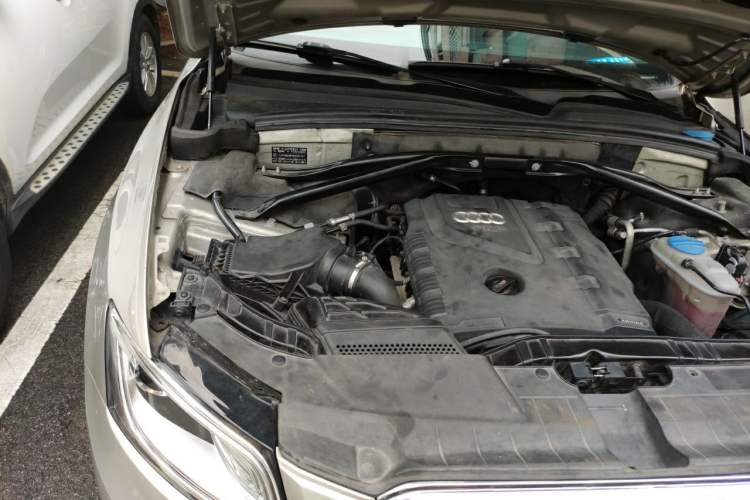 Used Audi Q5 2013 40 TFSI Luxury Model Engine Bay Right