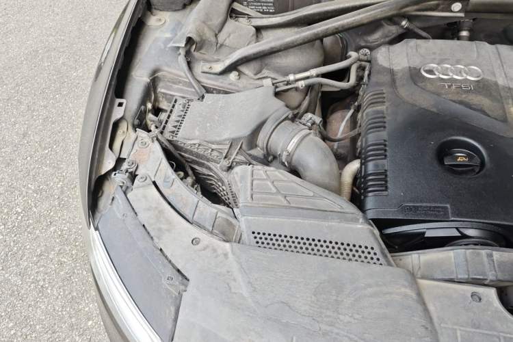 Used Audi Q5 2013 40 TFSI Technology Edition Engine Bay Right