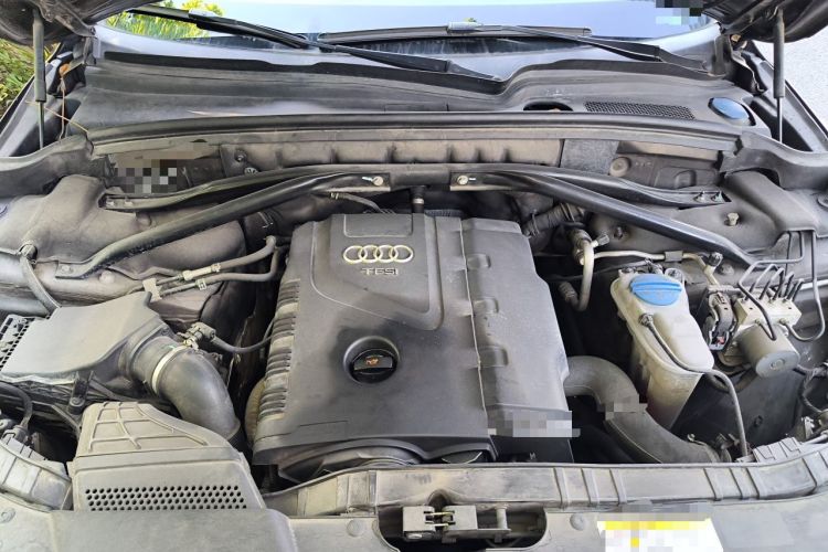 Used Audi Q5 2013 40 TFSI Ambition Engine Bay