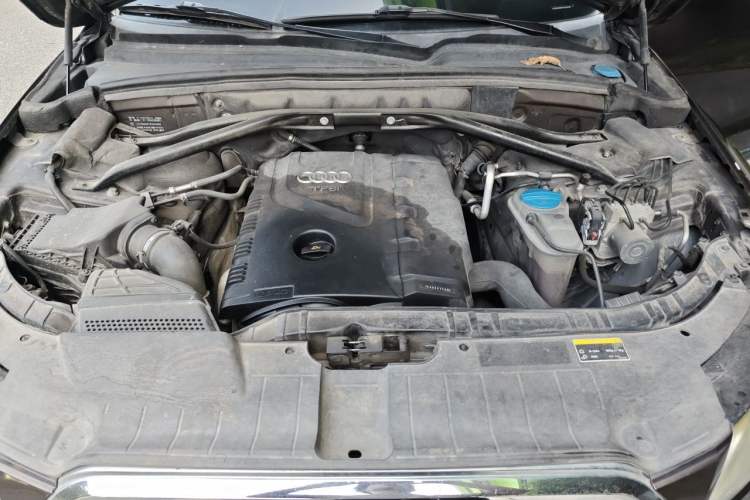 Used Audi Q5 2013 40 TFSI Technology Edition Engine Bay