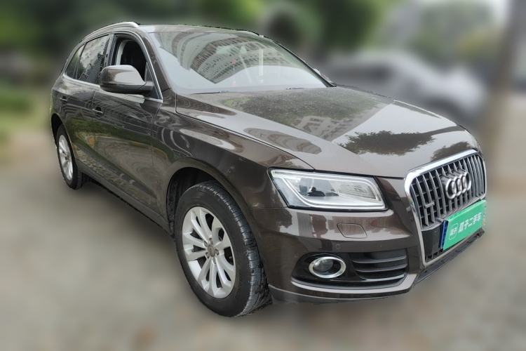 Used Audi Q5 2013 40 TFSI Technology Edition Front Right 45 Deg