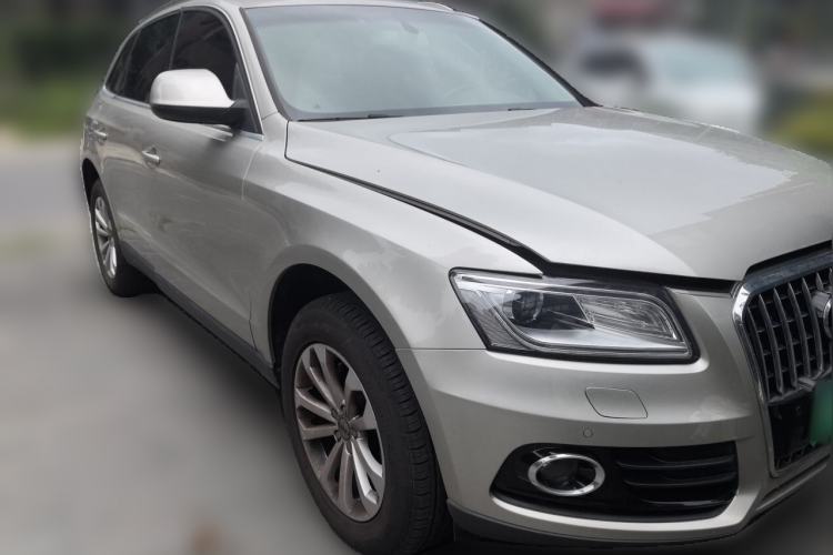 Used Audi Q5 2013 40 TFSI Technology Edition Front Right 45 Deg