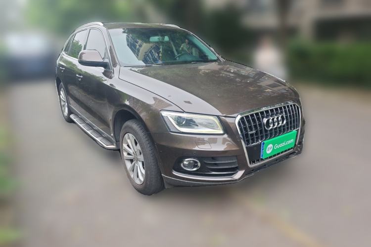 Used Audi Q5 2013 40 TFSI Technology Edition Front Right 45 Deg