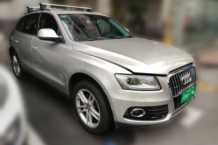 Used Audi Q5 2013 40 TFSI Luxury Model Front Right 45 Deg