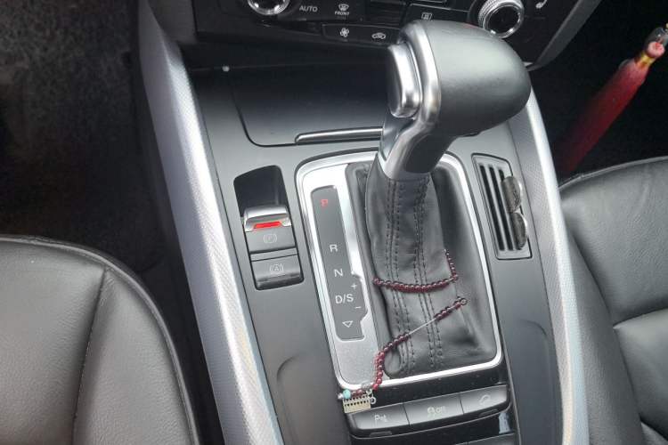 Used Audi Q5 2013 40 TFSI Technology Edition Gear Lever