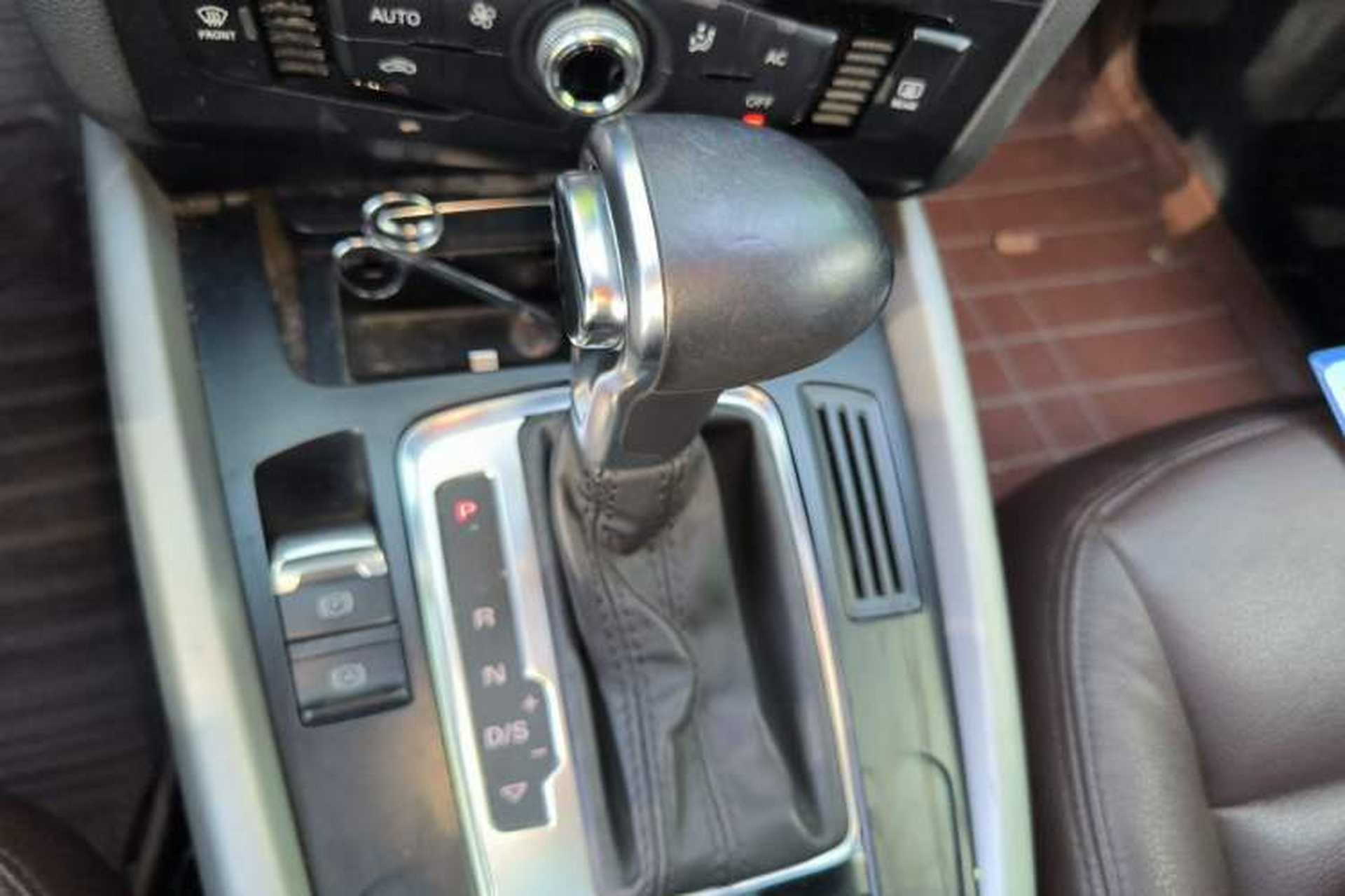 Used Audi Q5 2013 40 TFSI Ambition Gear Lever