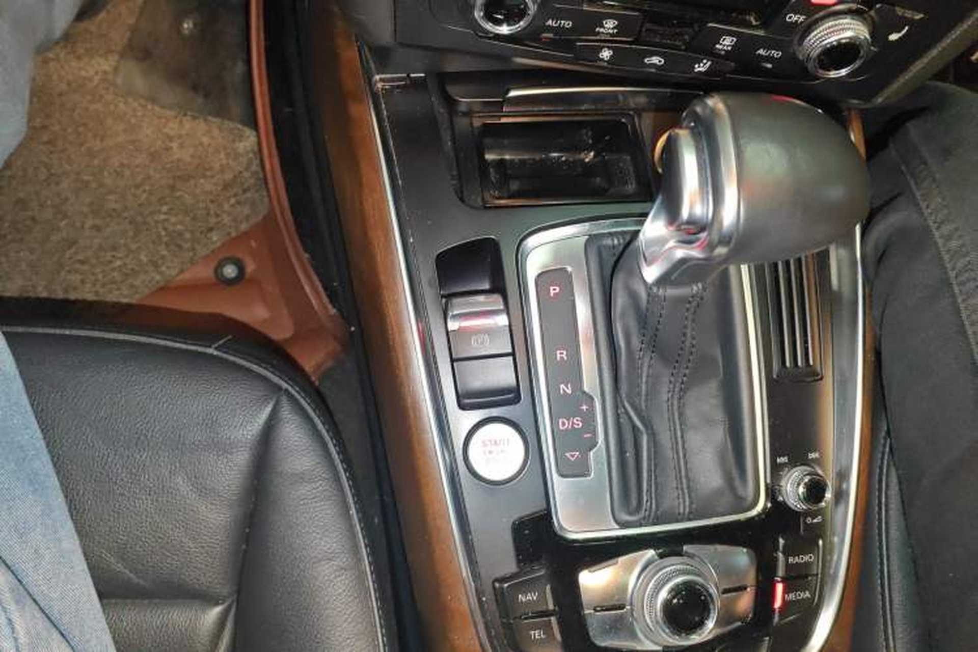 Used Audi Q5 2013 40 TFSI hybrid Gear Lever