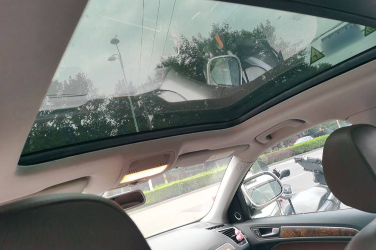 Used Audi Q5 2013 40 TFSI Comfort Edition Headliner