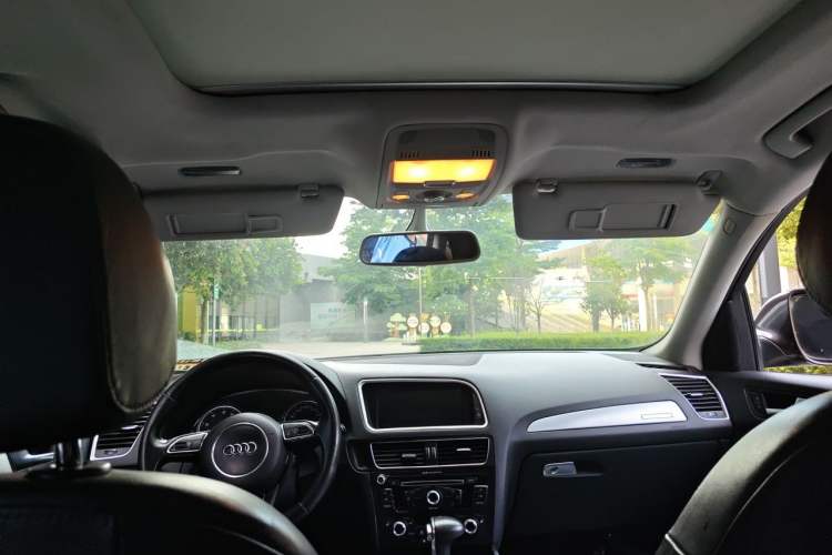 Used Audi Q5 2013 40 TFSI Technology Edition Headliner