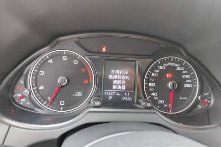Used Audi Q5 2013 40 TFSI Technology Edition Instrument Cluster