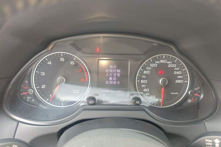 Used Audi Q5 2013 40 TFSI Comfort Edition Instrument Cluster