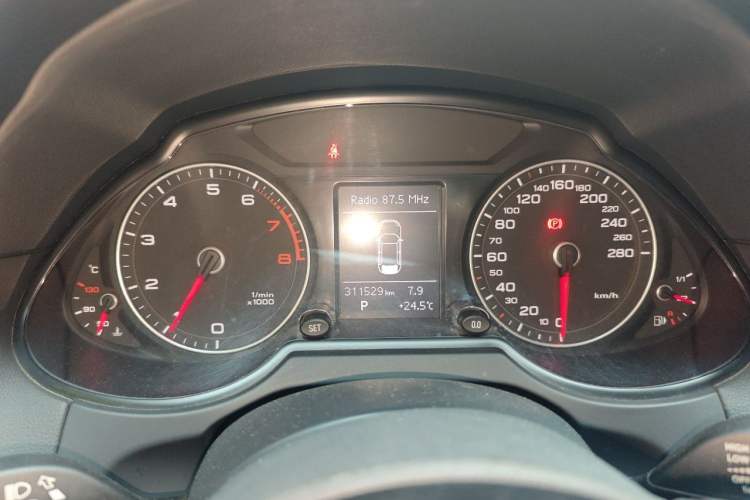 Used Audi Q5 2013 40 TFSI Technology Edition Instrument Cluster