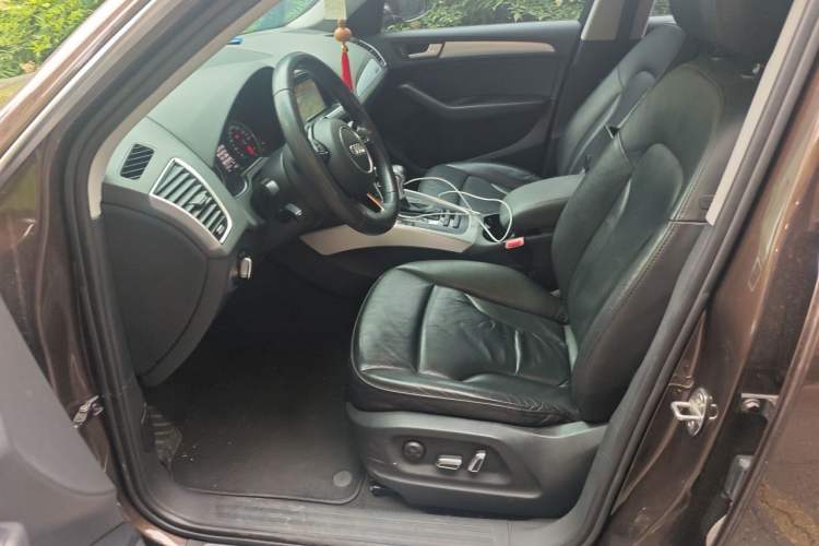 Used Audi Q5 2013 40 TFSI Technology Edition Left Front Seat