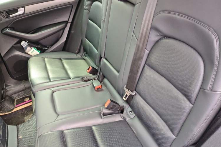 Used Audi Q5 2013 40 TFSI Ambition Left Rear Seat
