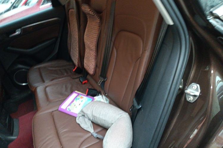 Used Audi Q5 2013 40 TFSI Ambition Left Rear Seat