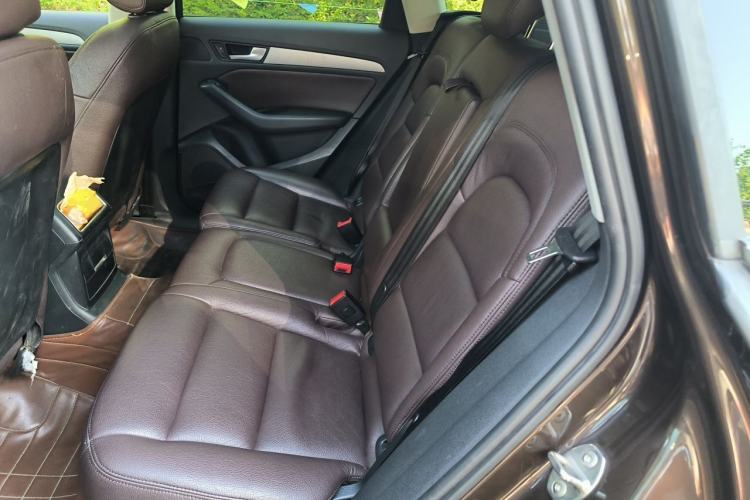 Used Audi Q5 2013 40 TFSI Ambition Left Rear Seat