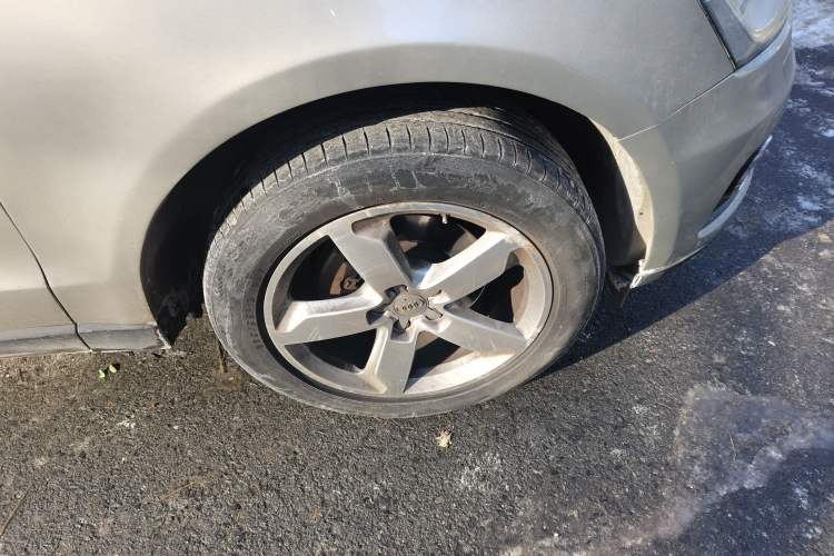 Used Audi Q5 2013 40 TFSI Comfort Edition Right Front Wheel Hub