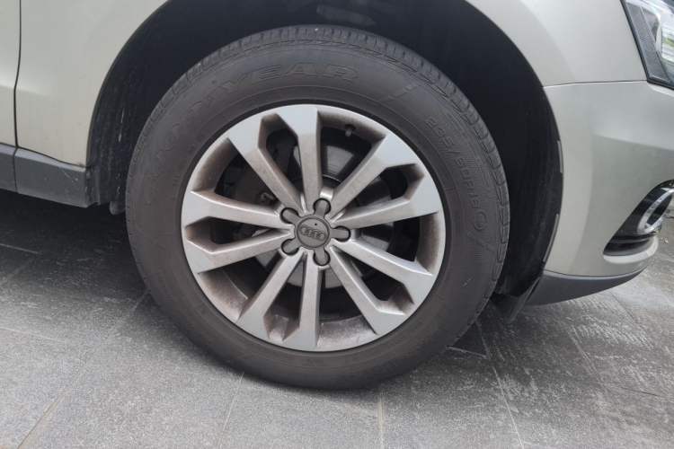 Used Audi Q5 2013 40 TFSI Technology Edition Right Front Wheel Hub