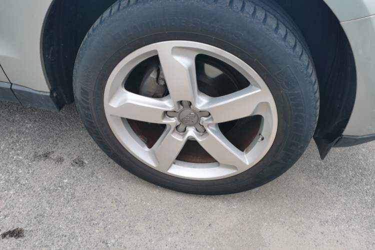 Used Audi Q5 2013 40 TFSI Comfort Edition Right Front Wheel Hub