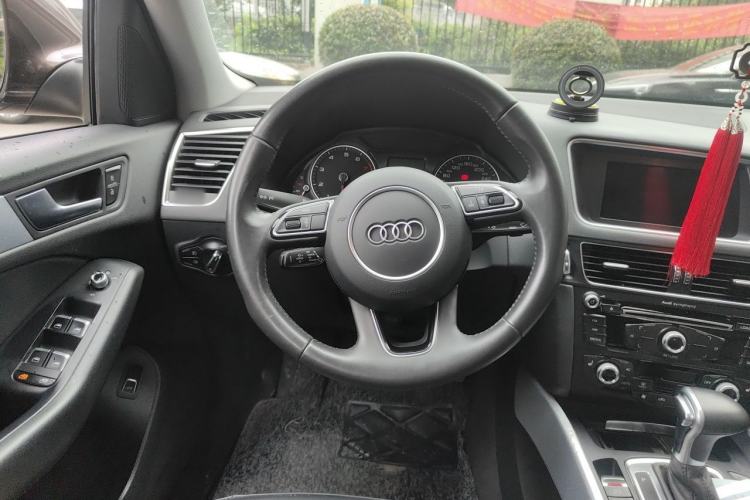 Used Audi Q5 2013 40 TFSI Technology Edition Steering Wheel