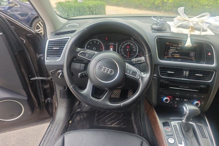 Used Audi Q5 2013 40 TFSI Comfort Edition Steering Wheel