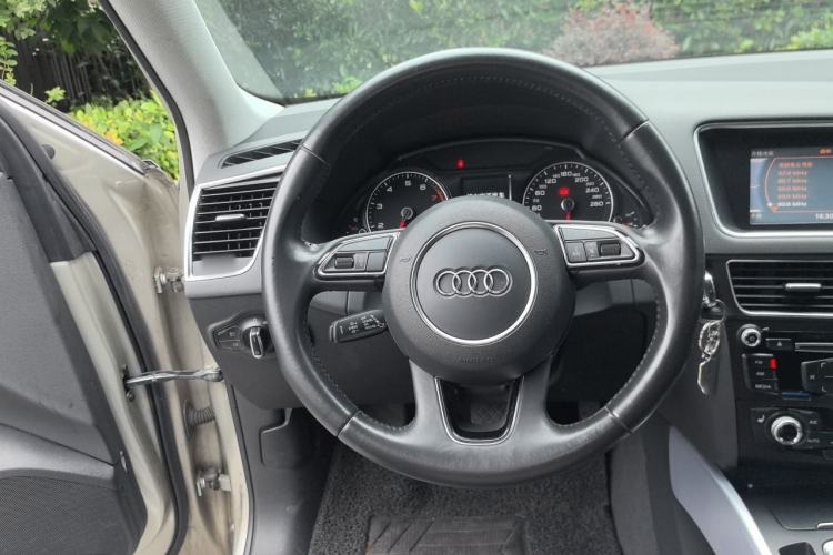 Used Audi Q5 2013 40 TFSI Technology Edition Steering Wheel