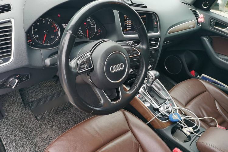 Used Audi Q5 2013 40 TFSI Comfort Edition Steering Wheel